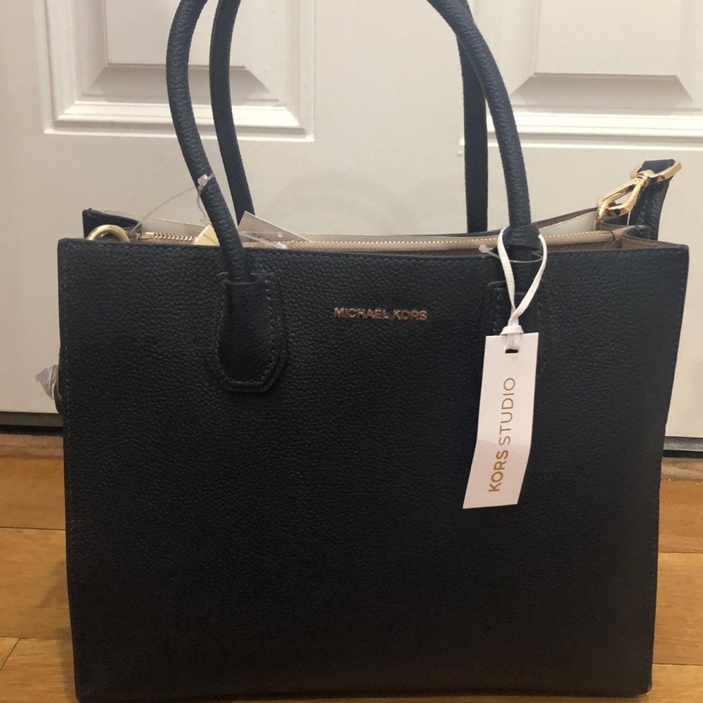 MERCER Micheal Kors medium bag navy blue NWT